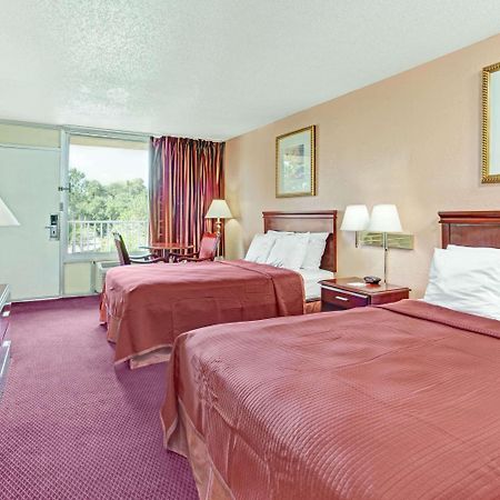 Howard Johnson By Wyndham Tropical Palms Kissimmee Exterior foto