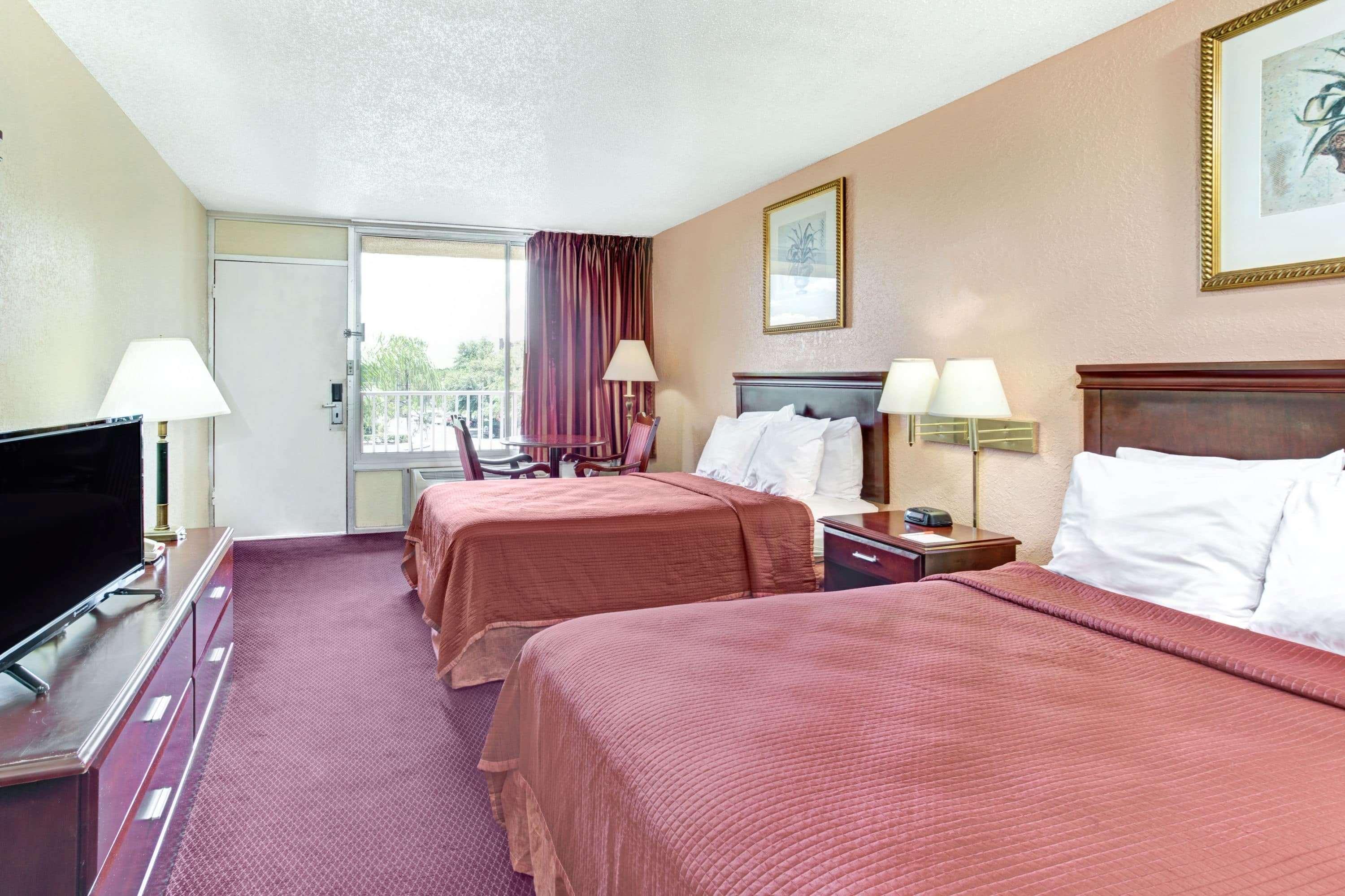 Howard Johnson By Wyndham Tropical Palms Kissimmee Exterior foto