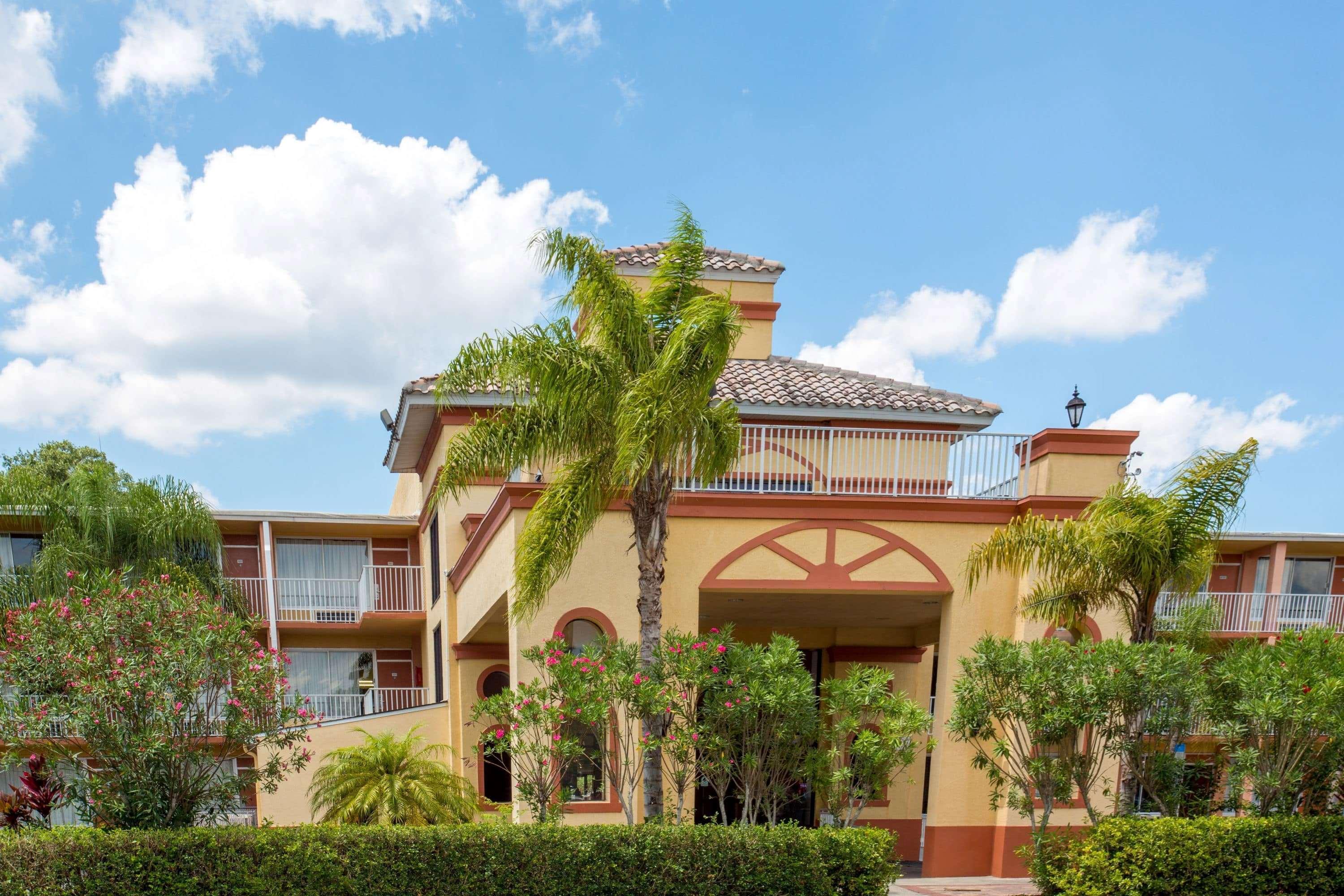 Howard Johnson By Wyndham Tropical Palms Kissimmee Exterior foto