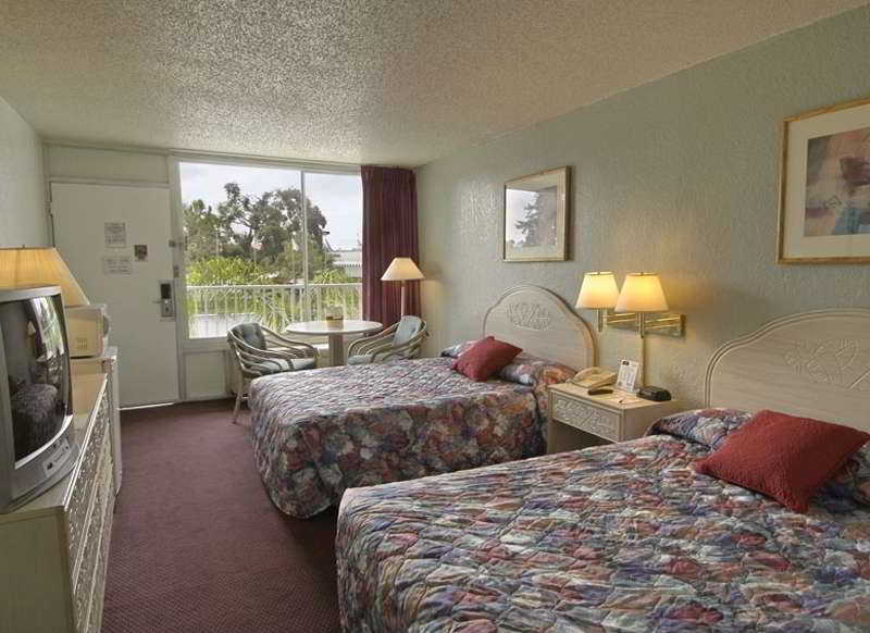 Howard Johnson By Wyndham Tropical Palms Kissimmee Exterior foto