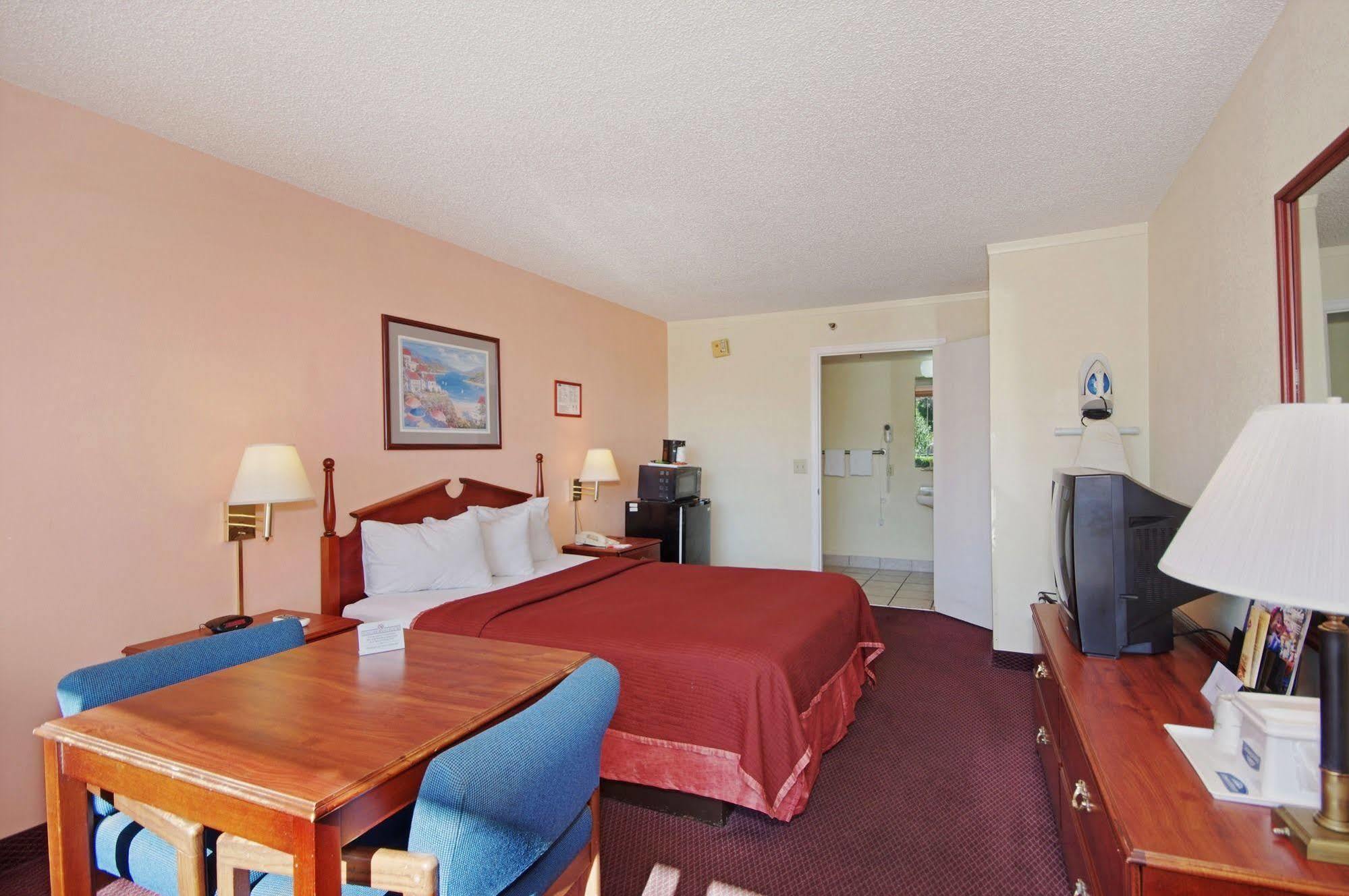 Howard Johnson By Wyndham Tropical Palms Kissimmee Exterior foto