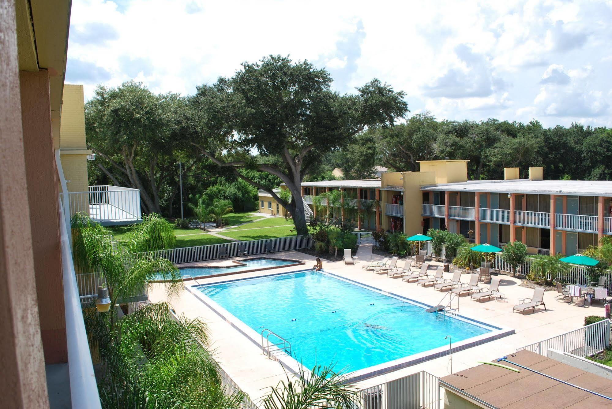 Howard Johnson By Wyndham Tropical Palms Kissimmee Exterior foto